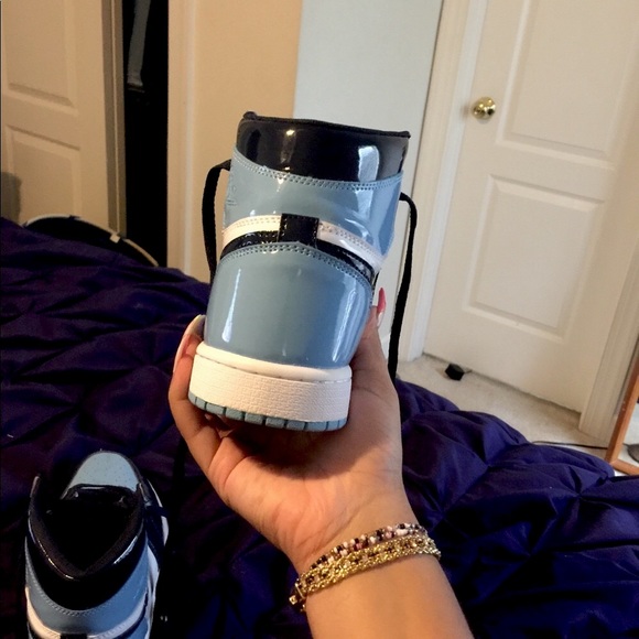 Women’s Air Jordan 1 Retro High OG “Blue Chill” - Picture 7 of 8